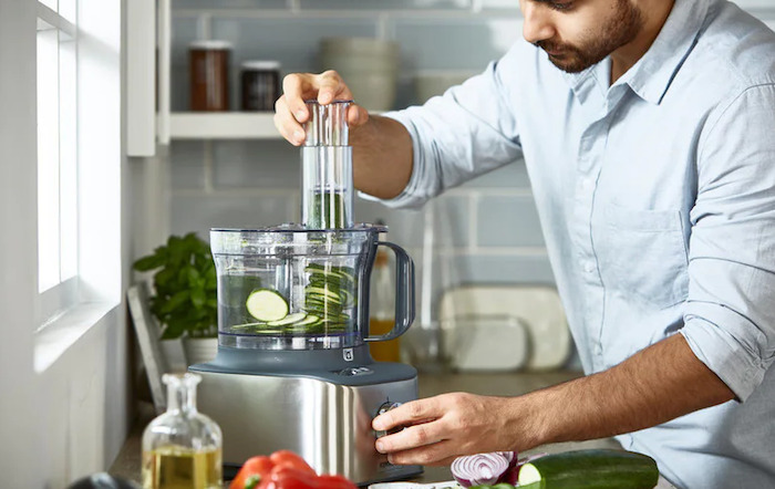 food-processor-in-the-kitchen